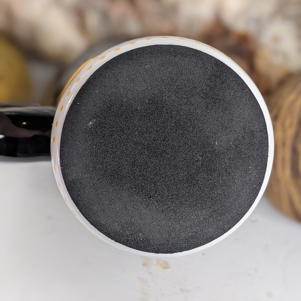 “It’s Good to Be King!” Crown Design Ceramic Travel Mug with Lid - Picture 8 of 9
